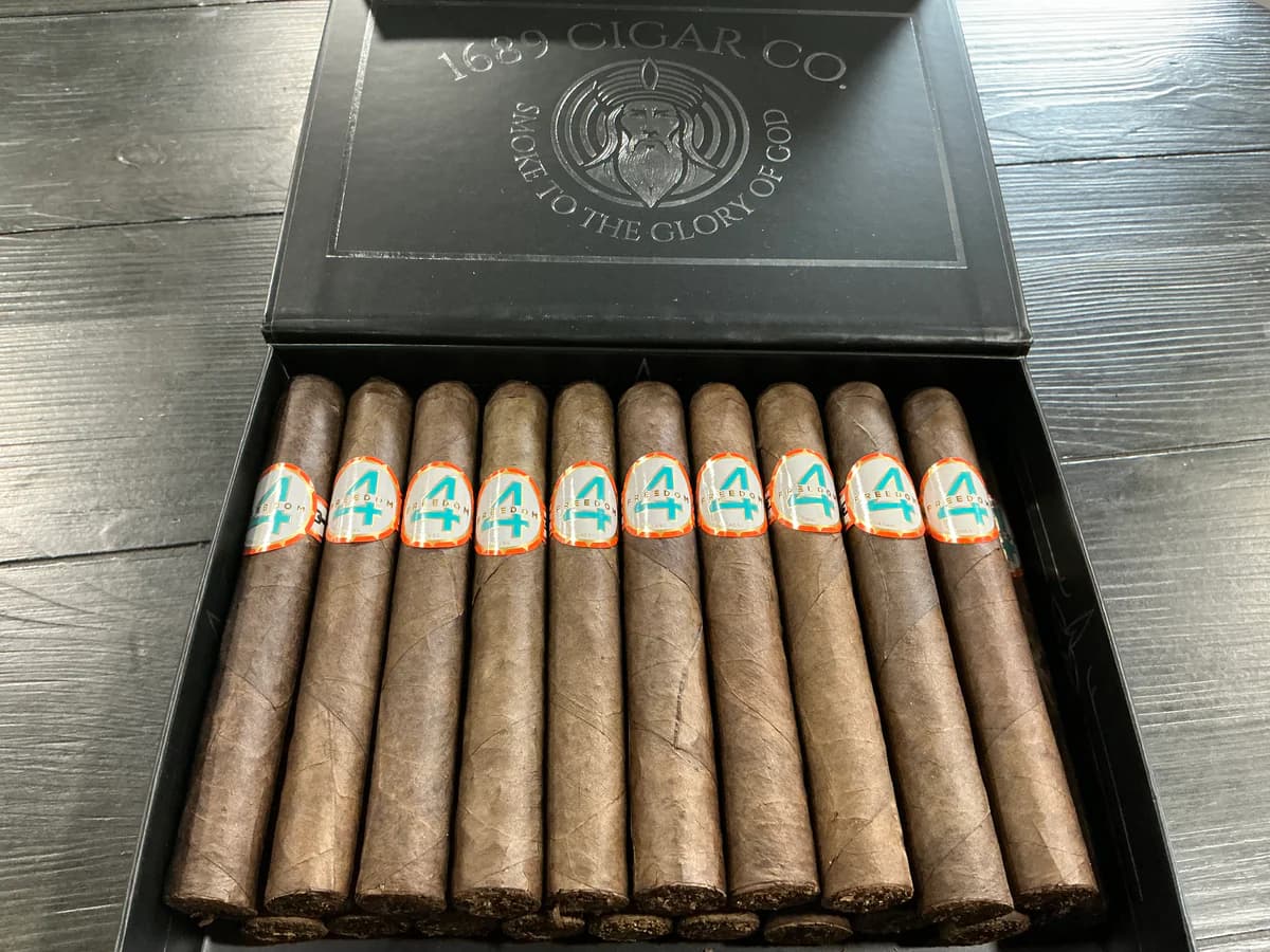 A box of 4-Freedom Pastor's Reserve cigars